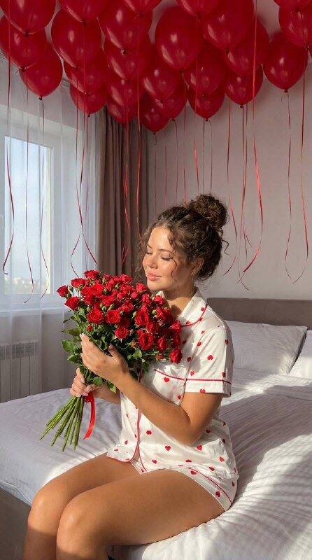 Праздничное утро в спальне