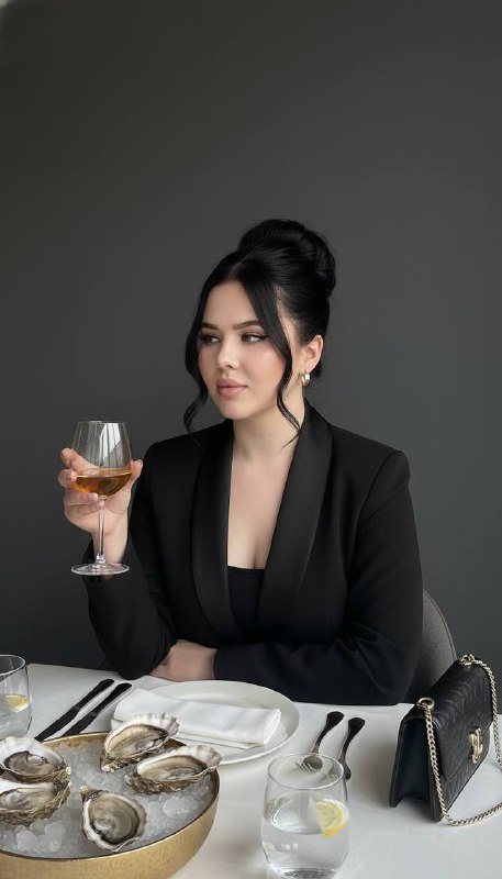 Элегантный ужин с устрицами